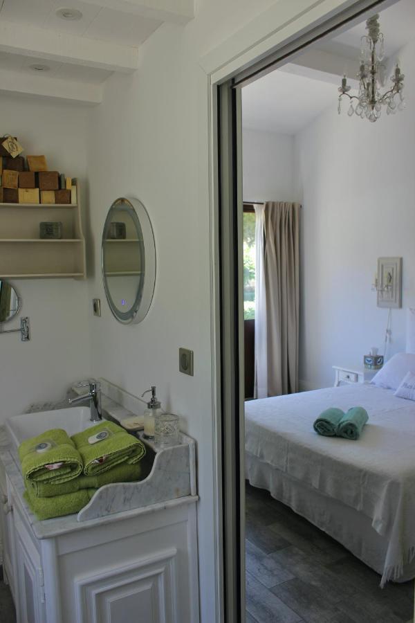 Mas De Rique Hotel Saint-Etienne-du-Gres ภายนอก รูปภาพ