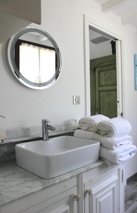 Mas De Rique Hotel Saint-Etienne-du-Gres ภายนอก รูปภาพ