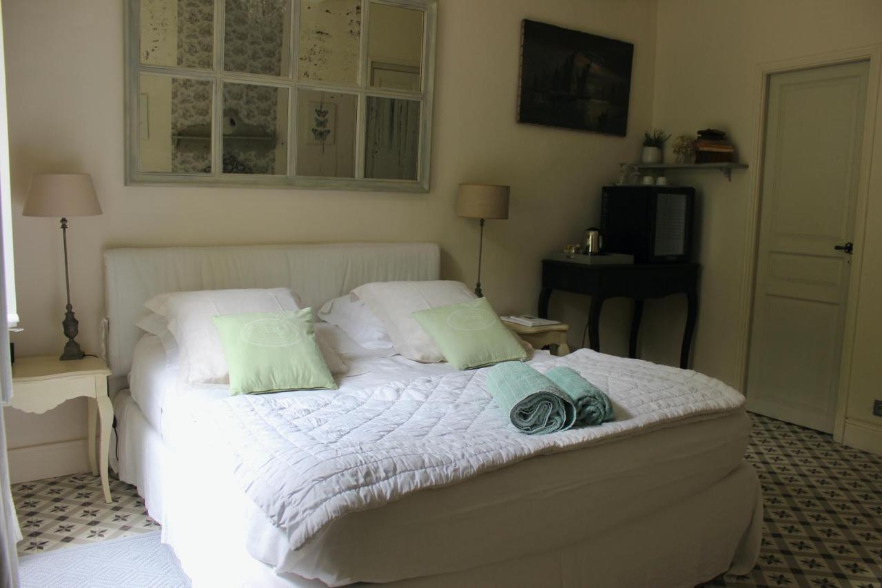 Mas De Rique Hotel Saint-Etienne-du-Gres ภายนอก รูปภาพ